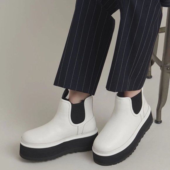 🎁 UGG Women's Neumel Platform Chelsea Boot - Picture 2 of 6